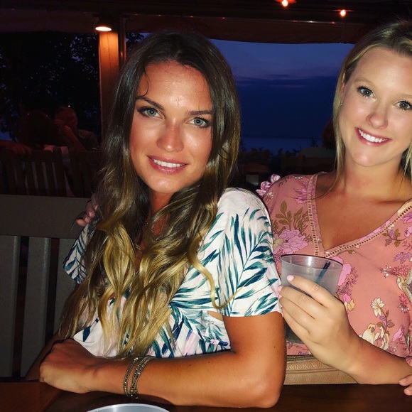 Meet your Posher, Liz - Picture 1 of 1